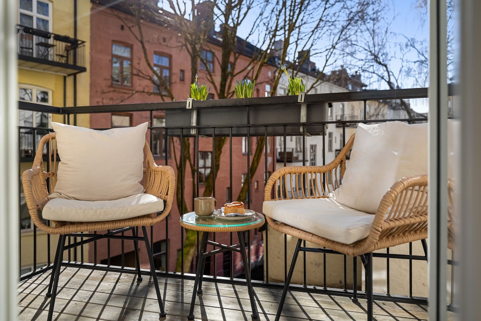 Balkongen er vestvendt og har gode solforhold. Galleribilde