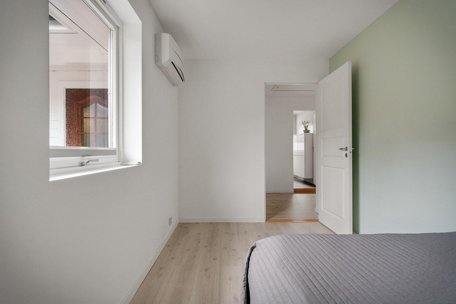 Soverom ved inngangspartiet Galleribilde