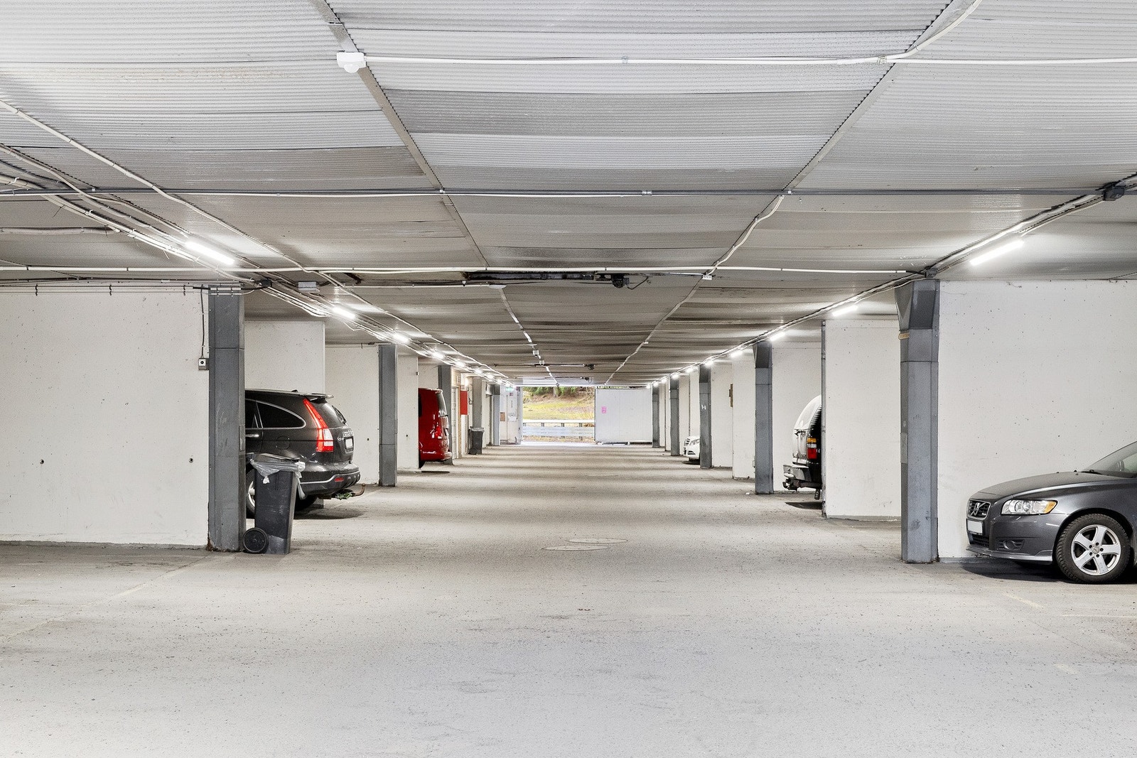 Det medfølger en parkeringsplass i garasje. Galleribilde