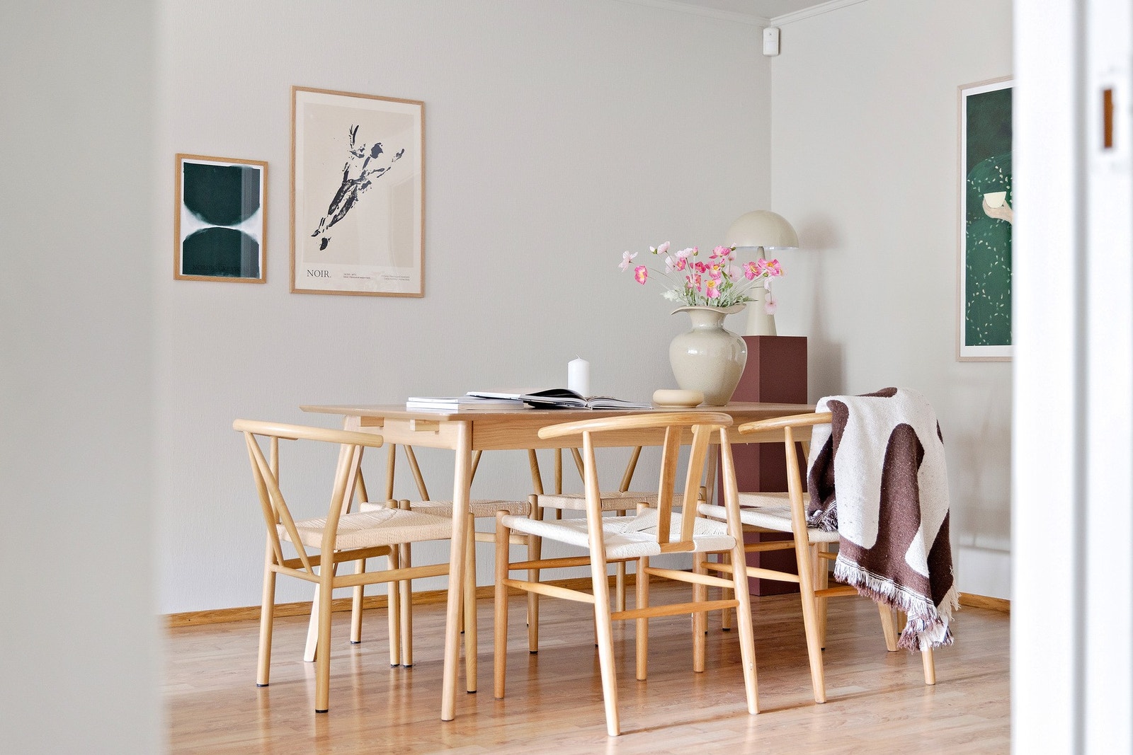 Inviter til hyggelige sammenkomster. Galleribilde