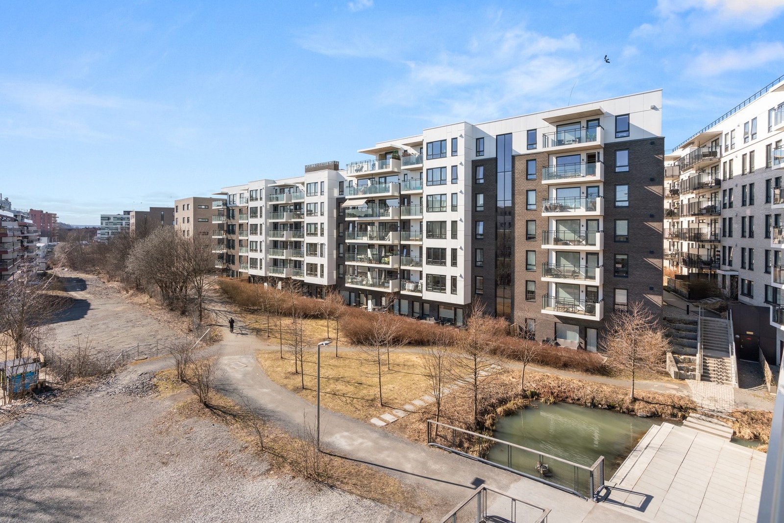 Nedenfor renner Hovinbekken. Galleribilde
