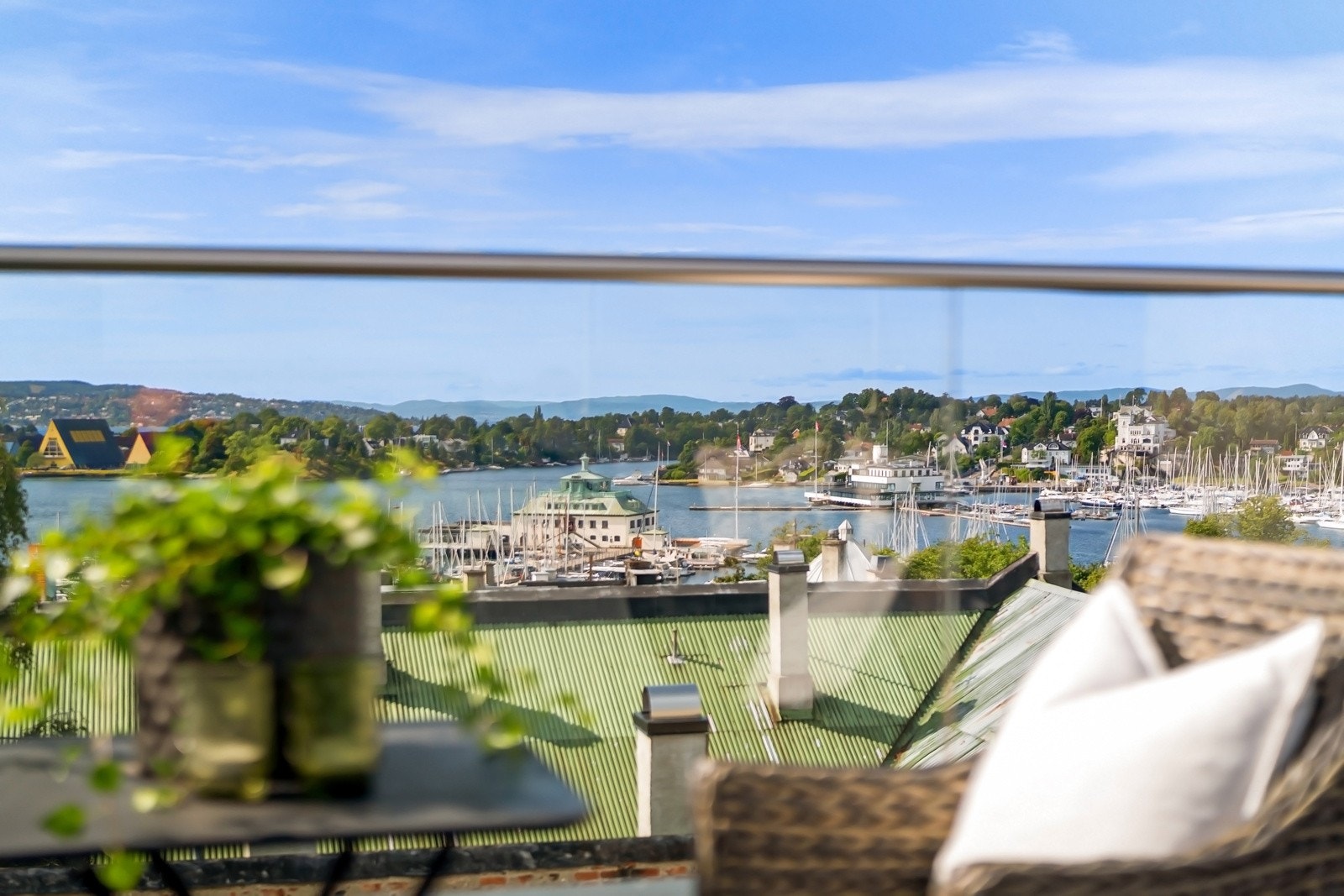 Leiligheten er godt skjermet for både støy og innsyn. Galleribilde