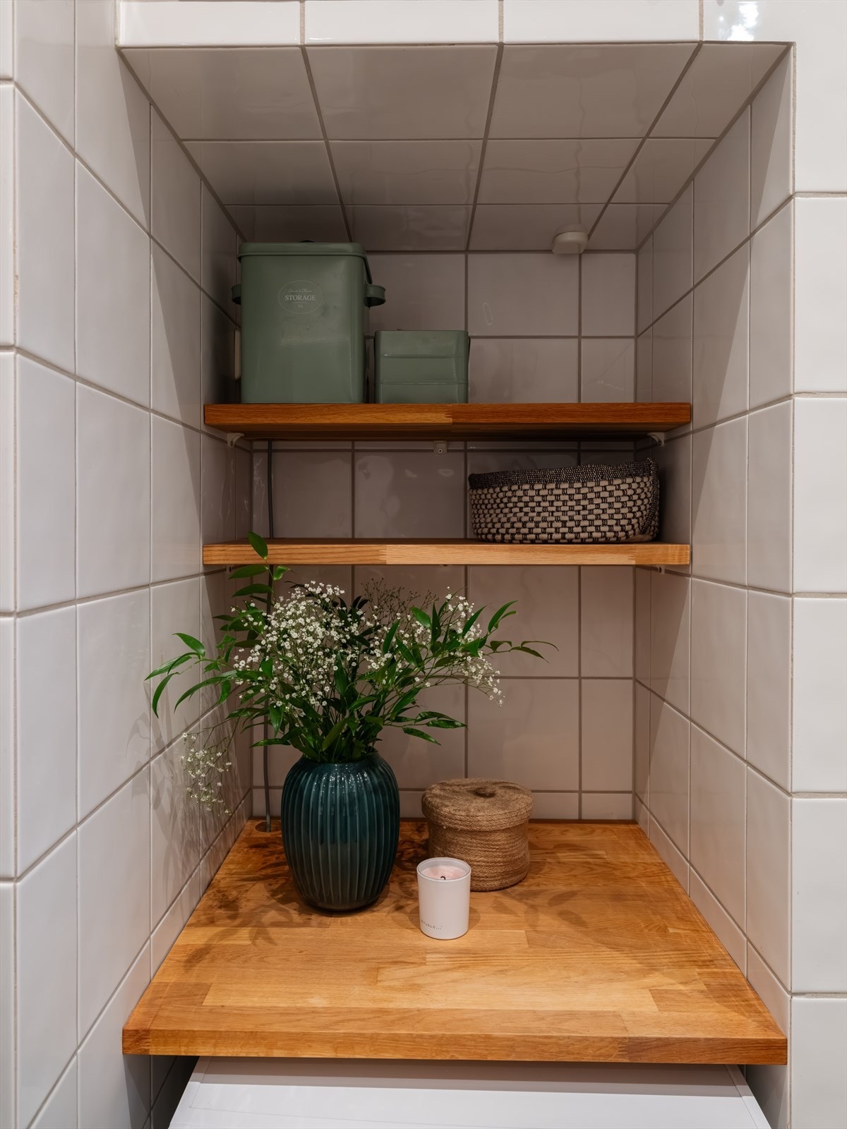 Det er opplegg for vaskemaskin og vaskemaskinen medfølger salget. Galleribilde