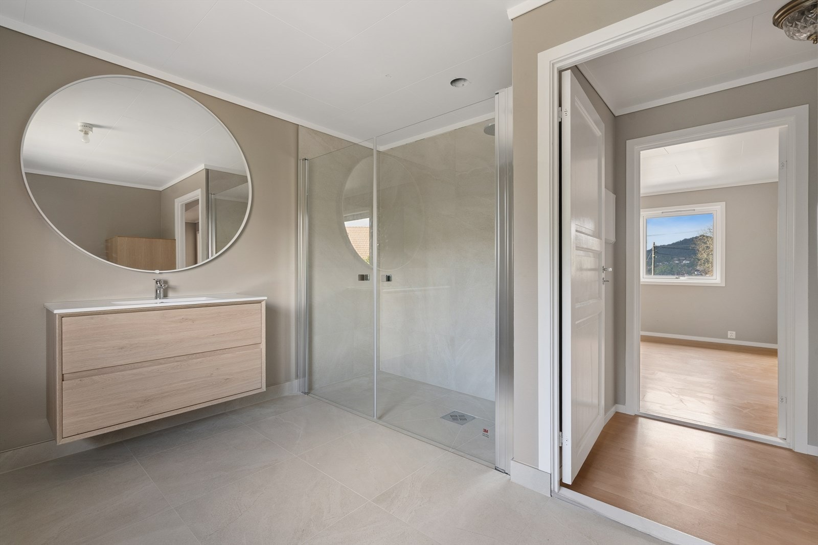 Helt nytt og moderne bad. Galleribilde