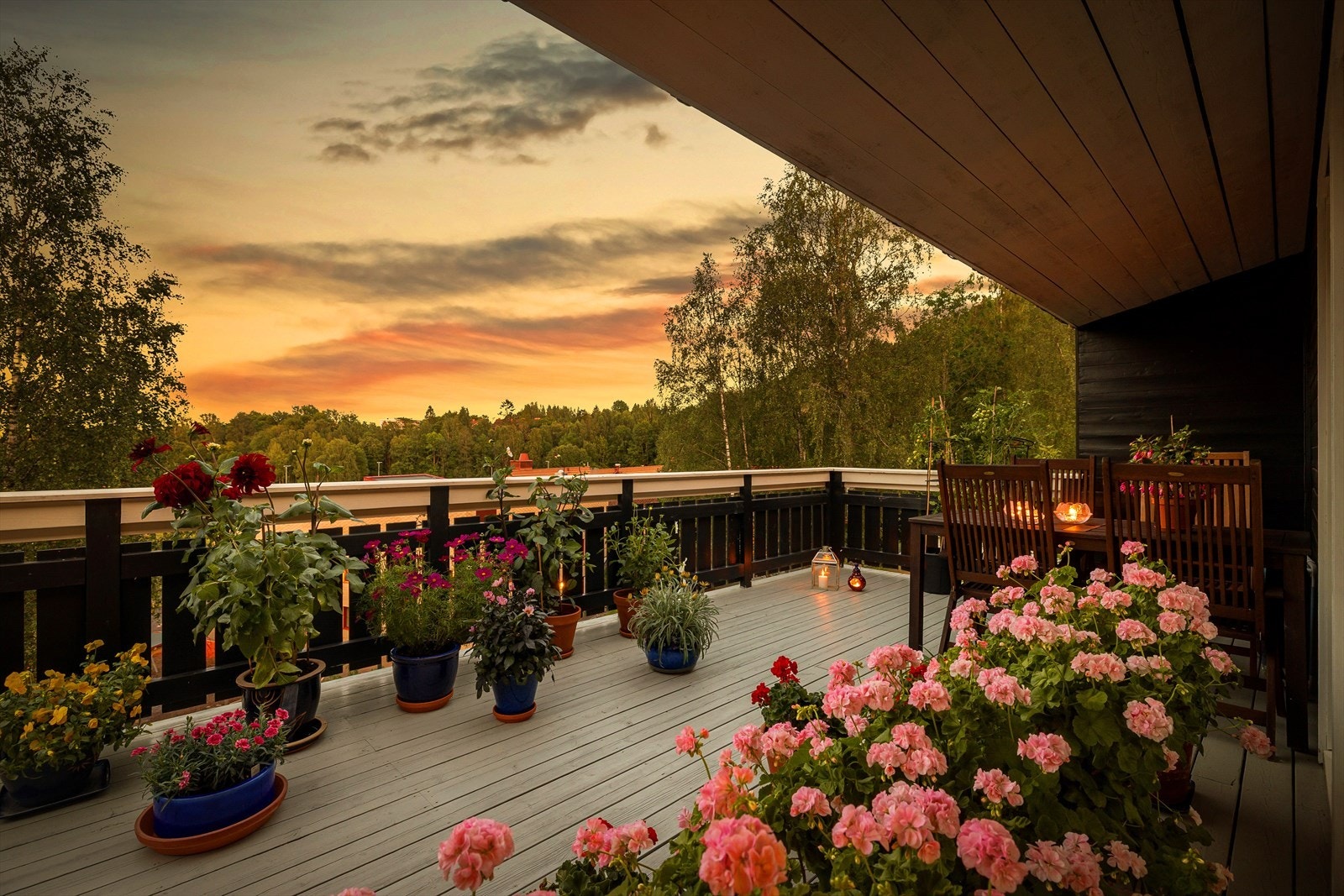 Velkommen til Tokes vei 55 - Et lyst og attraktivt enderekkehus med nydelig utsikt (fotograf Trond Walsø) Galleribilde