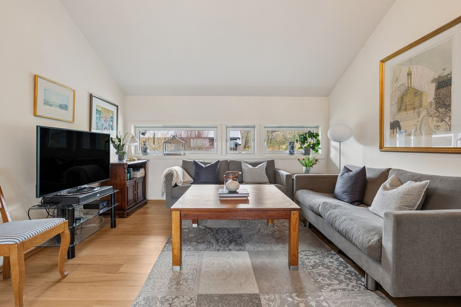 En egen TV-stue gir fleksibilitet og en ekstra, tilbaketrukket sone for familien. Galleribilde