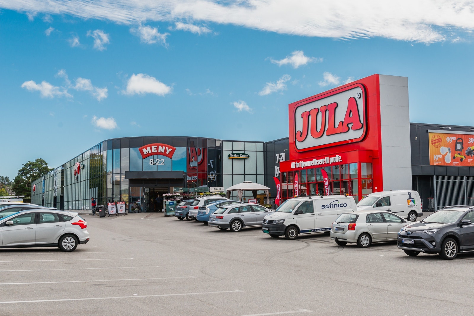 Store kjente butikker i nærheten. Galleribilde