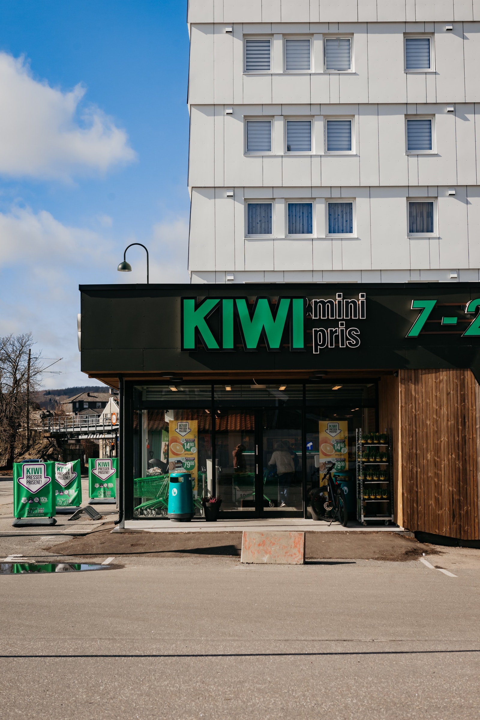 Dagligvarebutikk i nærheten. Galleribilde