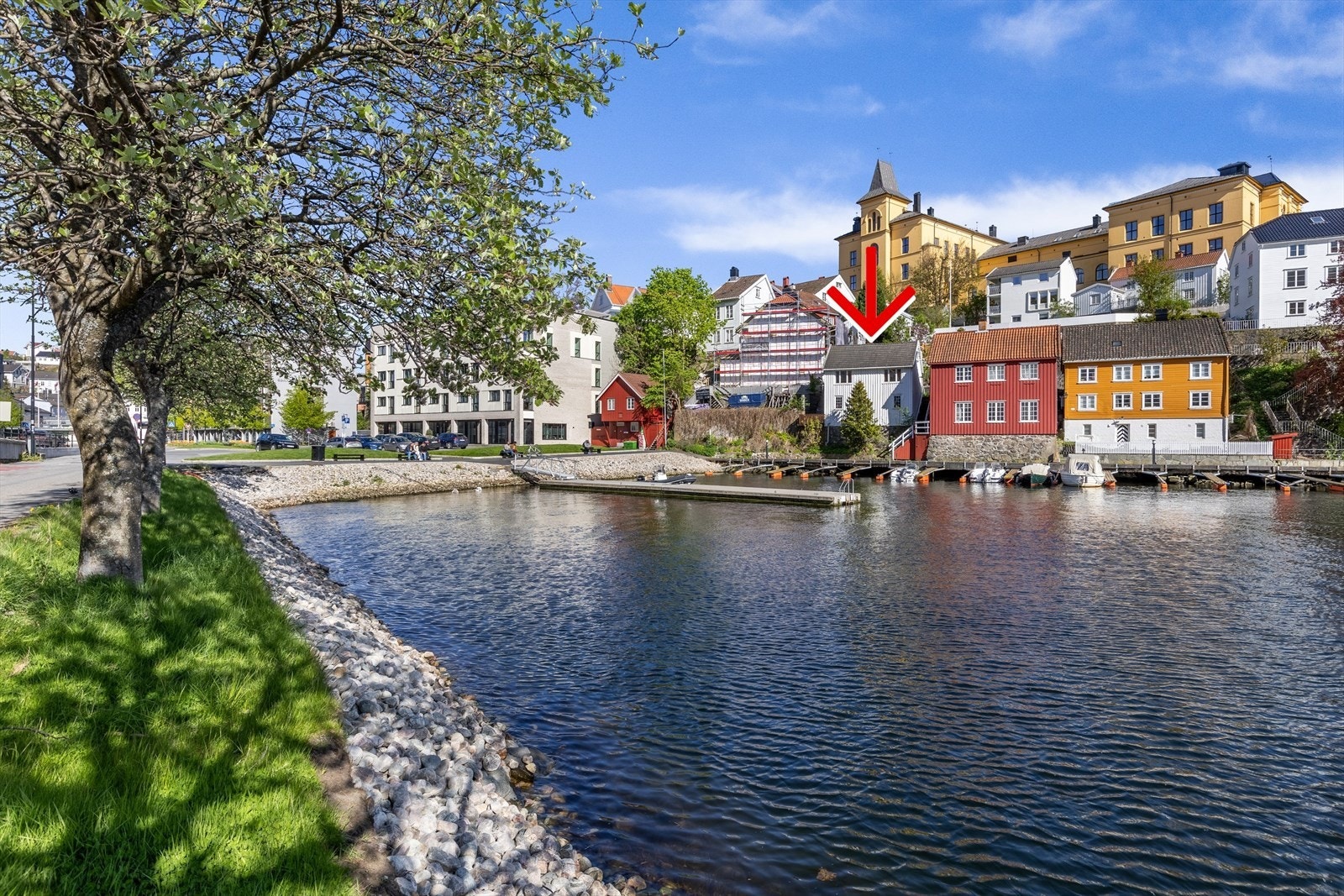 Velkommen til Arkenveien 6 - En perfekt kombinasjon av bylivet og sørlandsidyll Galleribilde
