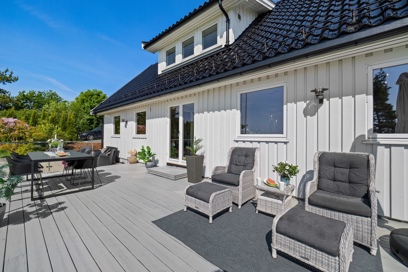 Stor skjermet terrasse uten innsyn Galleribilde