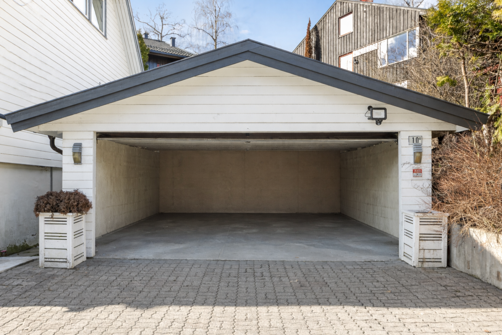 Dobbelgarasje. Galleribilde