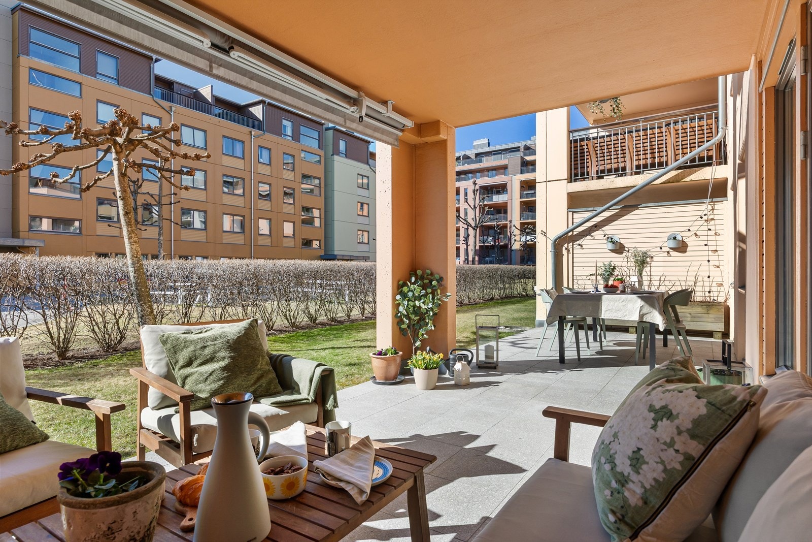 Fra stuen er det utgang til en hyggelig markterrasse på ca. 25 m². Galleribilde
