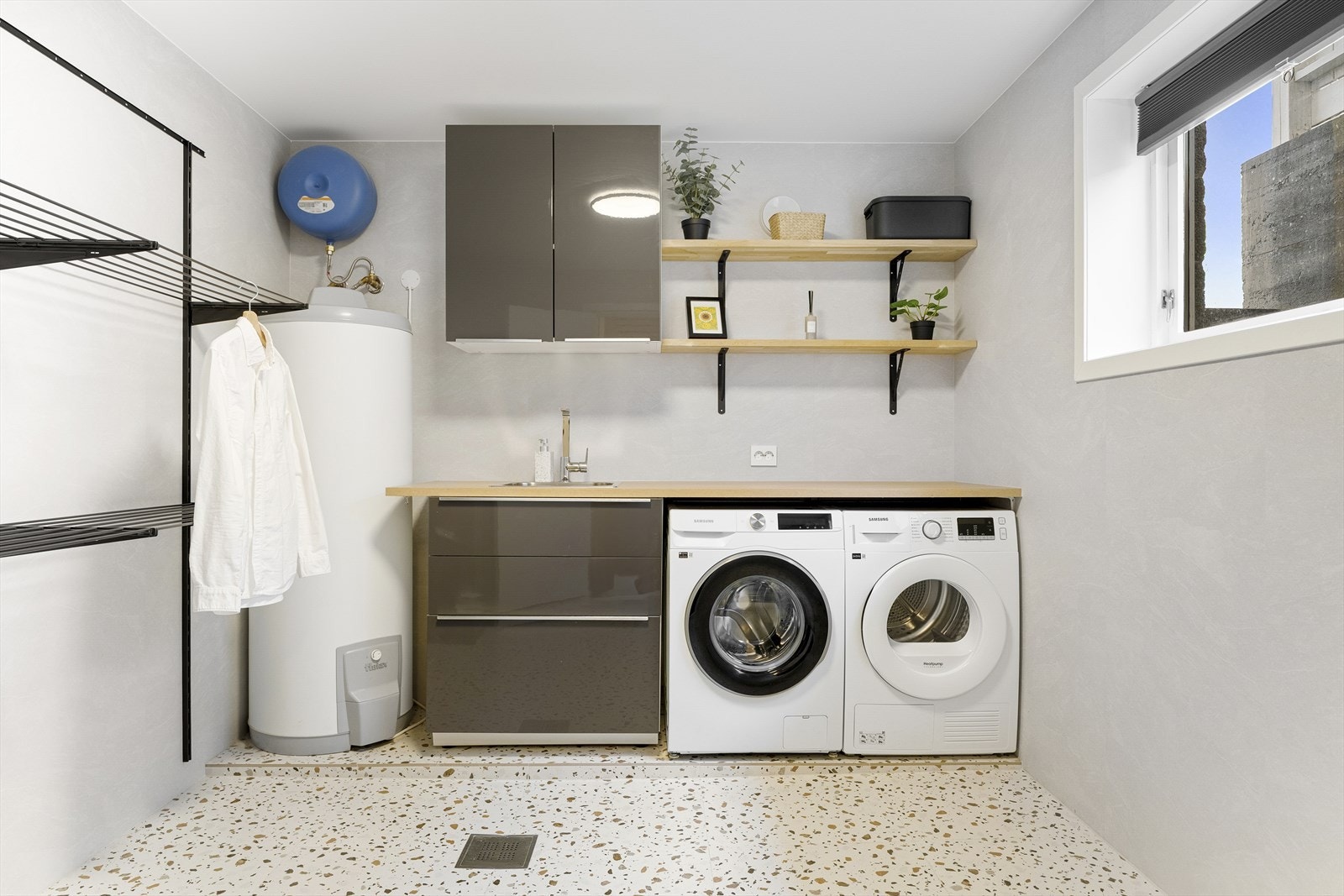 - Vaskerommet var nytt i 2024 med varmtvannsbereder på 300L - Galleribilde