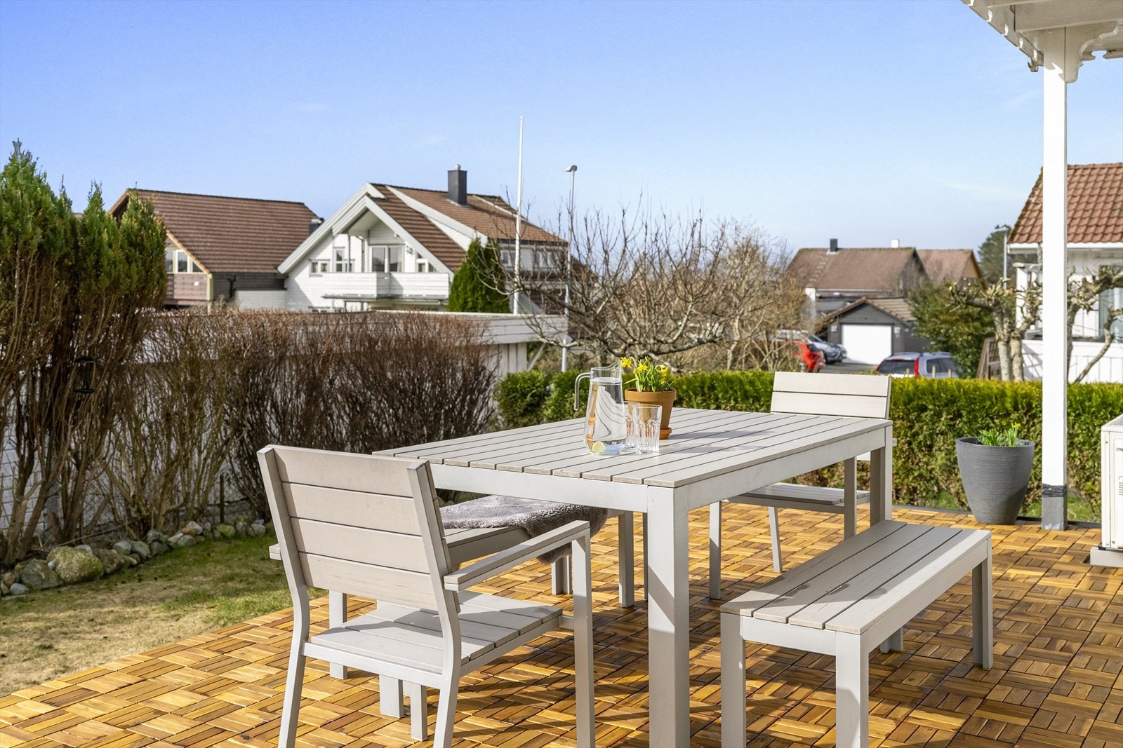 - Her kan man nyte solen fra morgen til sent på kveld - Galleribilde