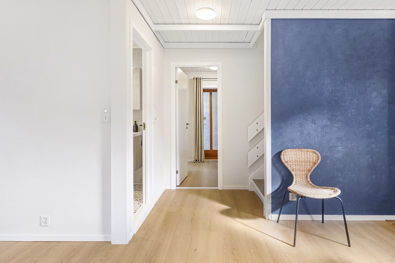 - Underetasjen har også eget inngangsparti dersom en ønsker å omgjøre arealet til utleiedel - Galleribilde