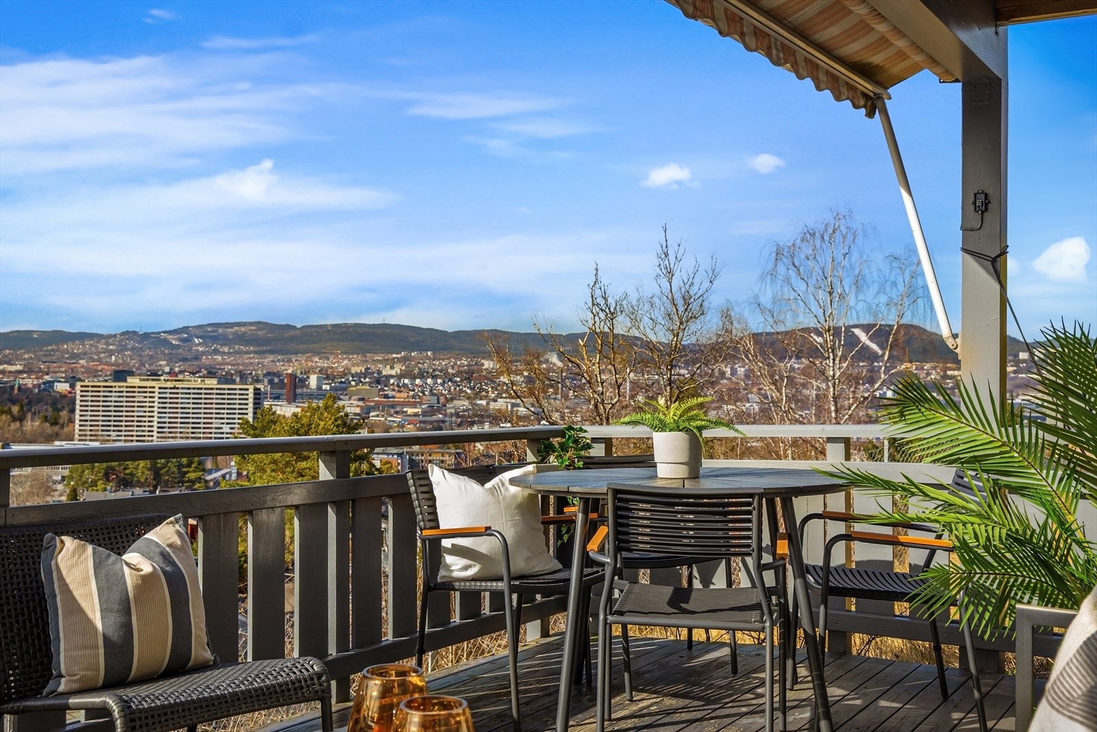 Flott utsikt. Galleribilde