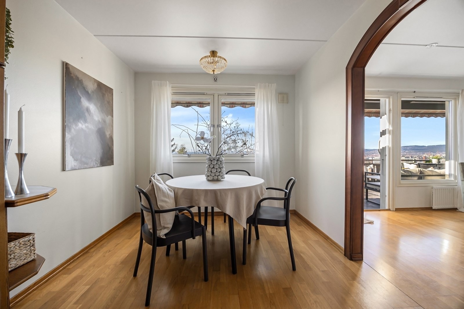 Leiligheten har en god planløsning med separat kjøkken og egen spisestue. Galleribilde