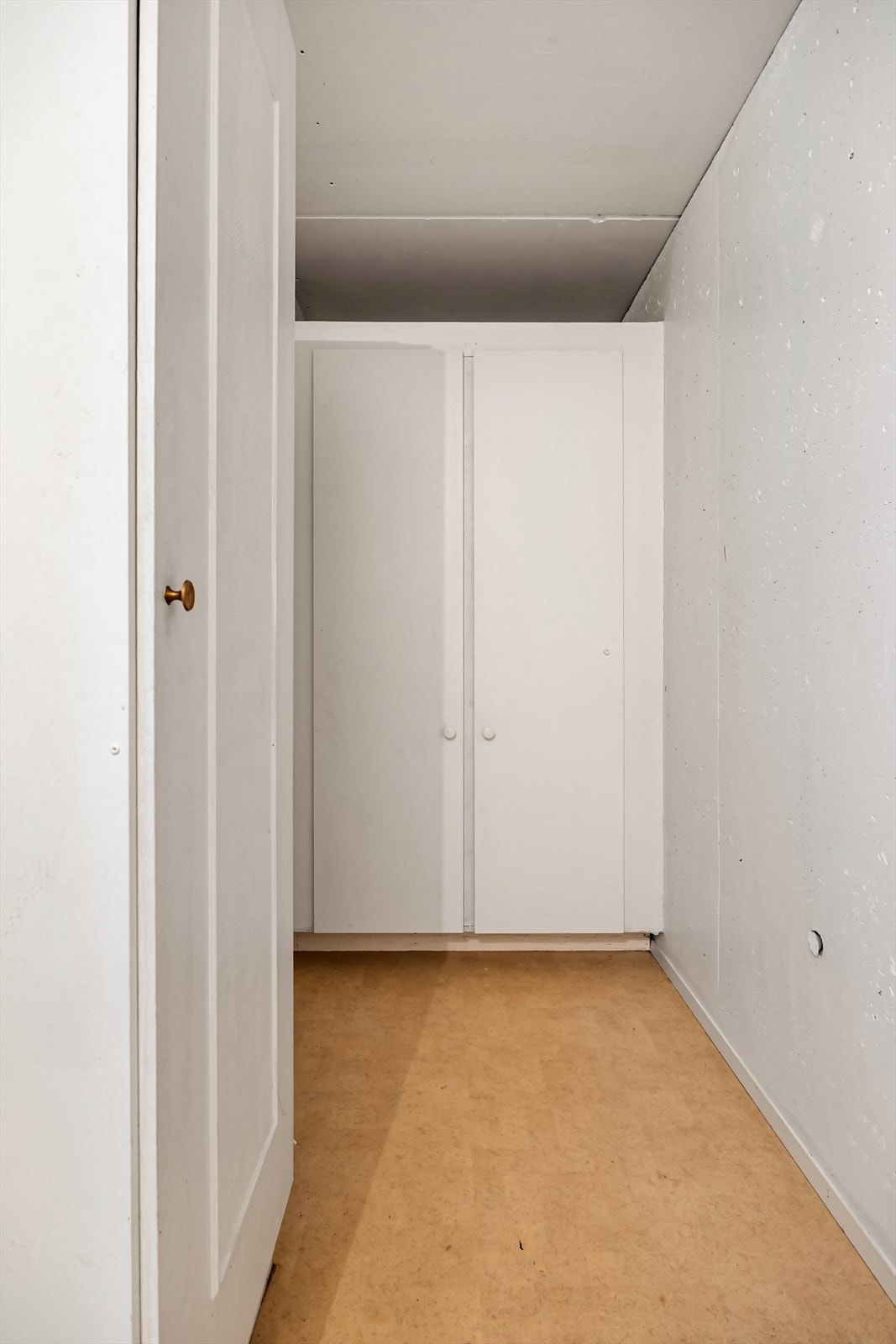 Praktisk, innvendig bod i tilknytning til entréen. Galleribilde