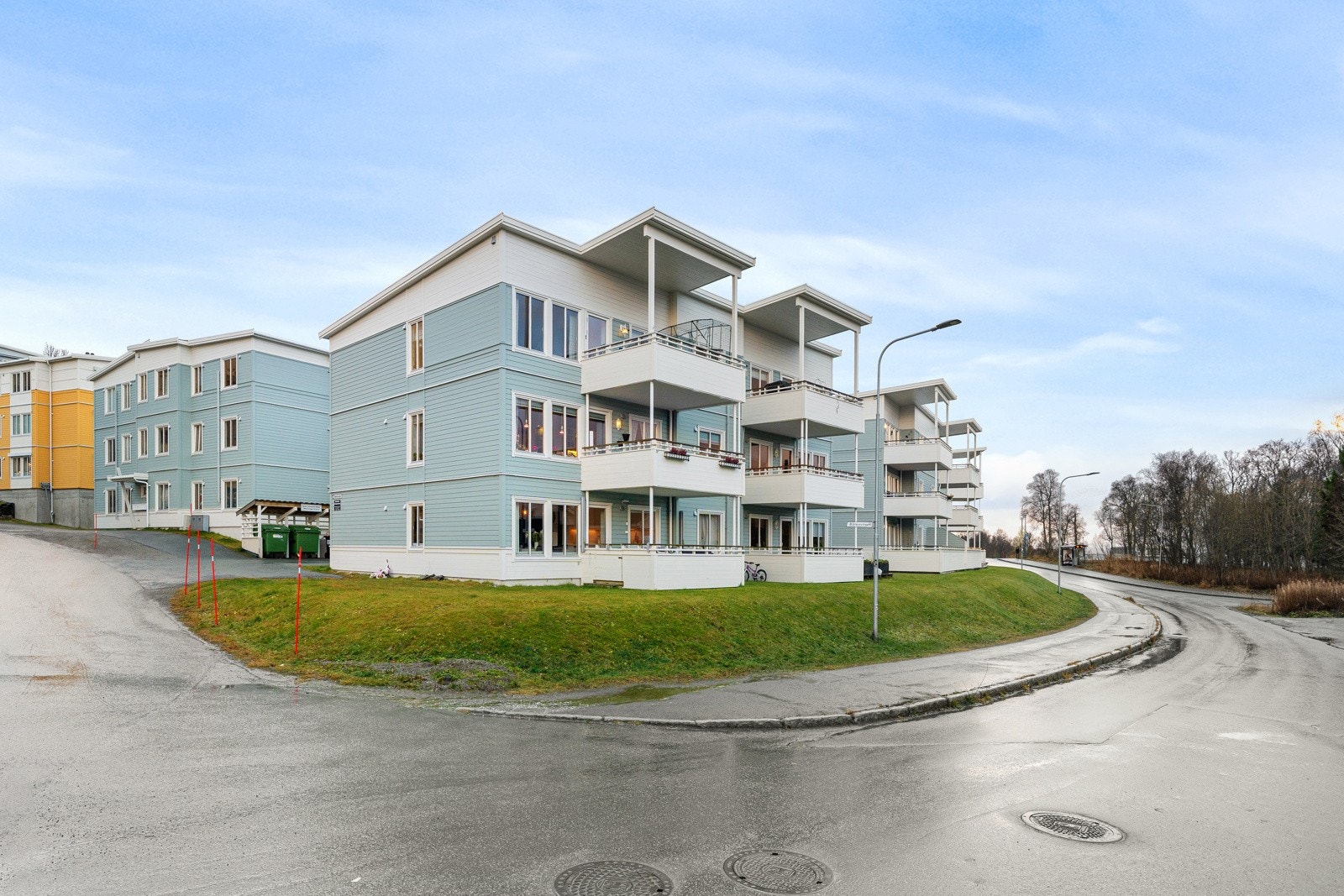 En lekker 3-roms med garasjeplass, vestvendt terrasse og etterspurt beliggenhet på Fagereng.