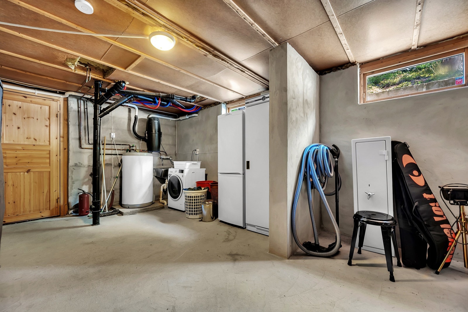 Praktisk vaskerom i kjeller. Galleribilde