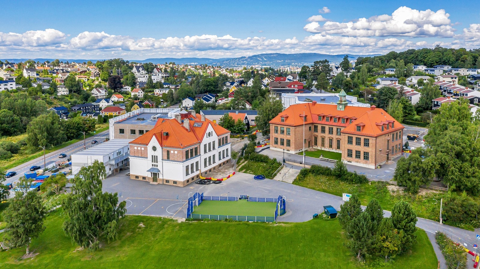 Boligen sokner til Østensjø skole med ca. 5 minutters gange. Galleribilde