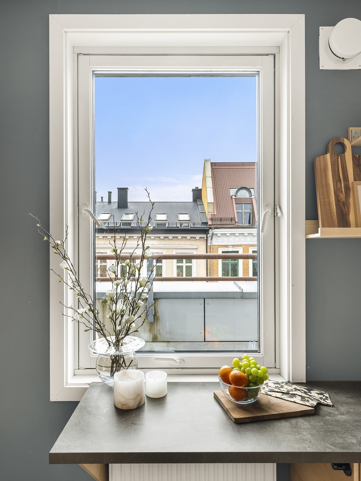 De daglige innkjøpene gjøres enkelt med Joker og Coop Extra kun et par minutter unna. Galleribilde