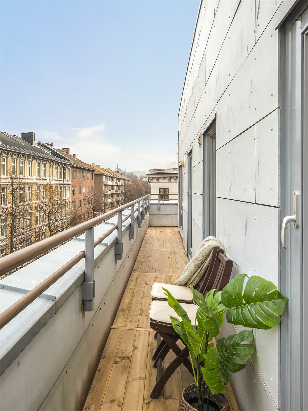 Balkongdøren fra stuen er fra Nordan, produsert i 2004. Galleribilde