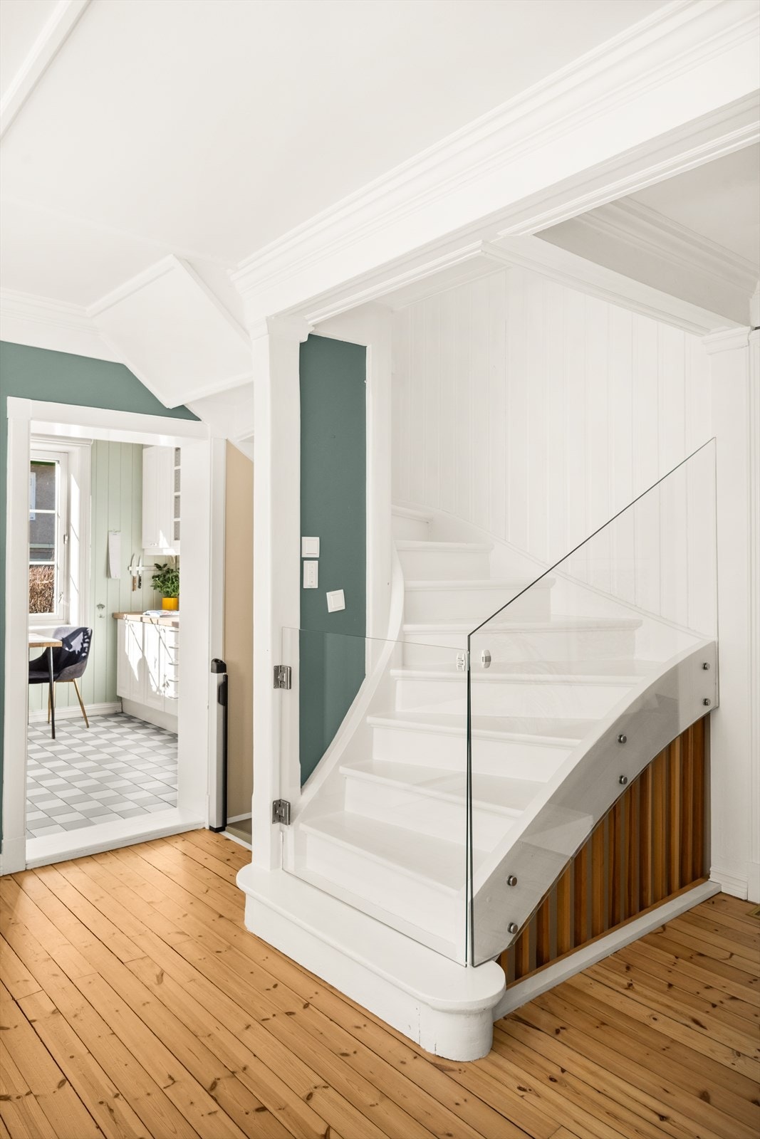 Hele boligen har gjennomgående lekre detaljer Galleribilde