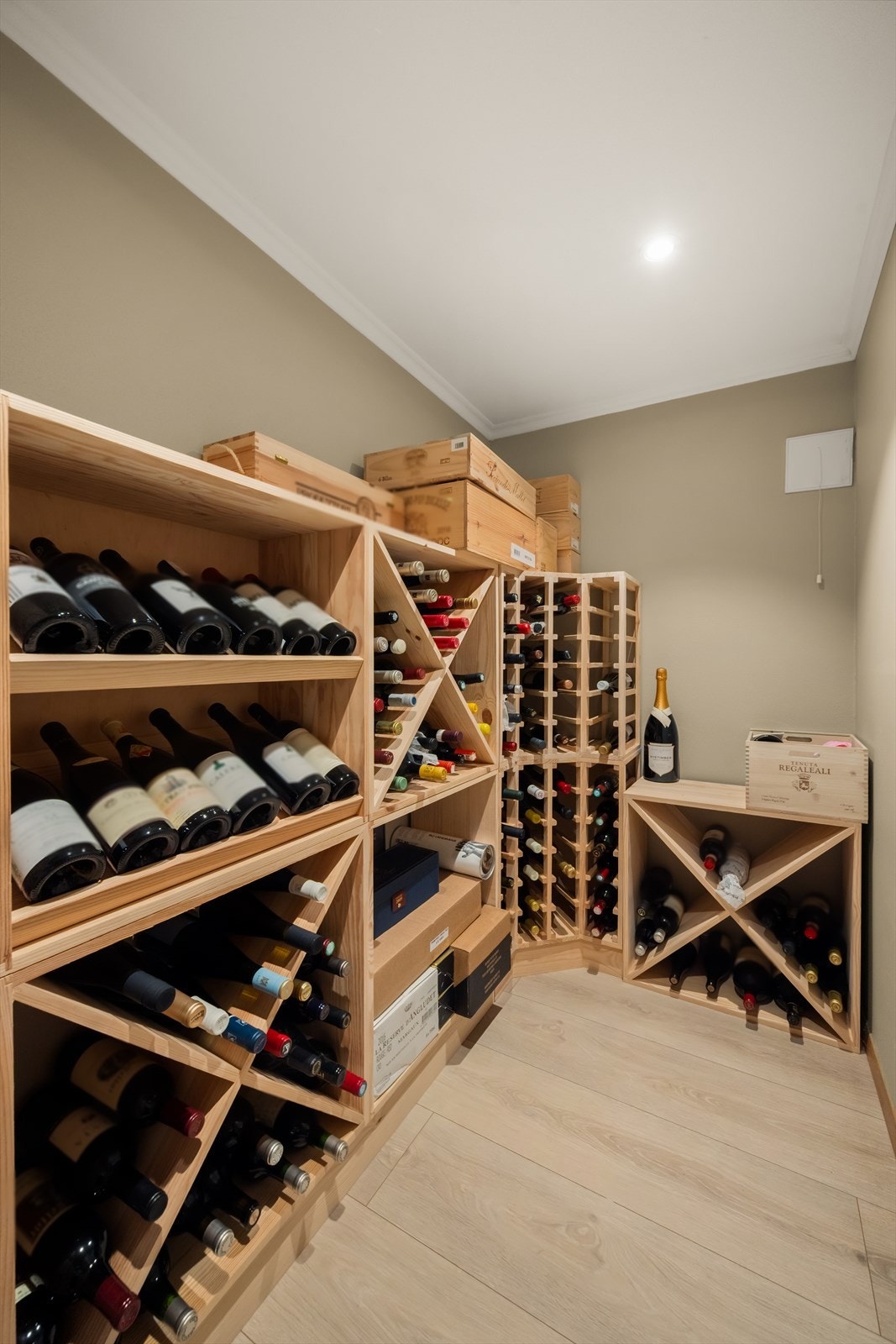 Boden er i dag innredet som vinrom Galleribilde