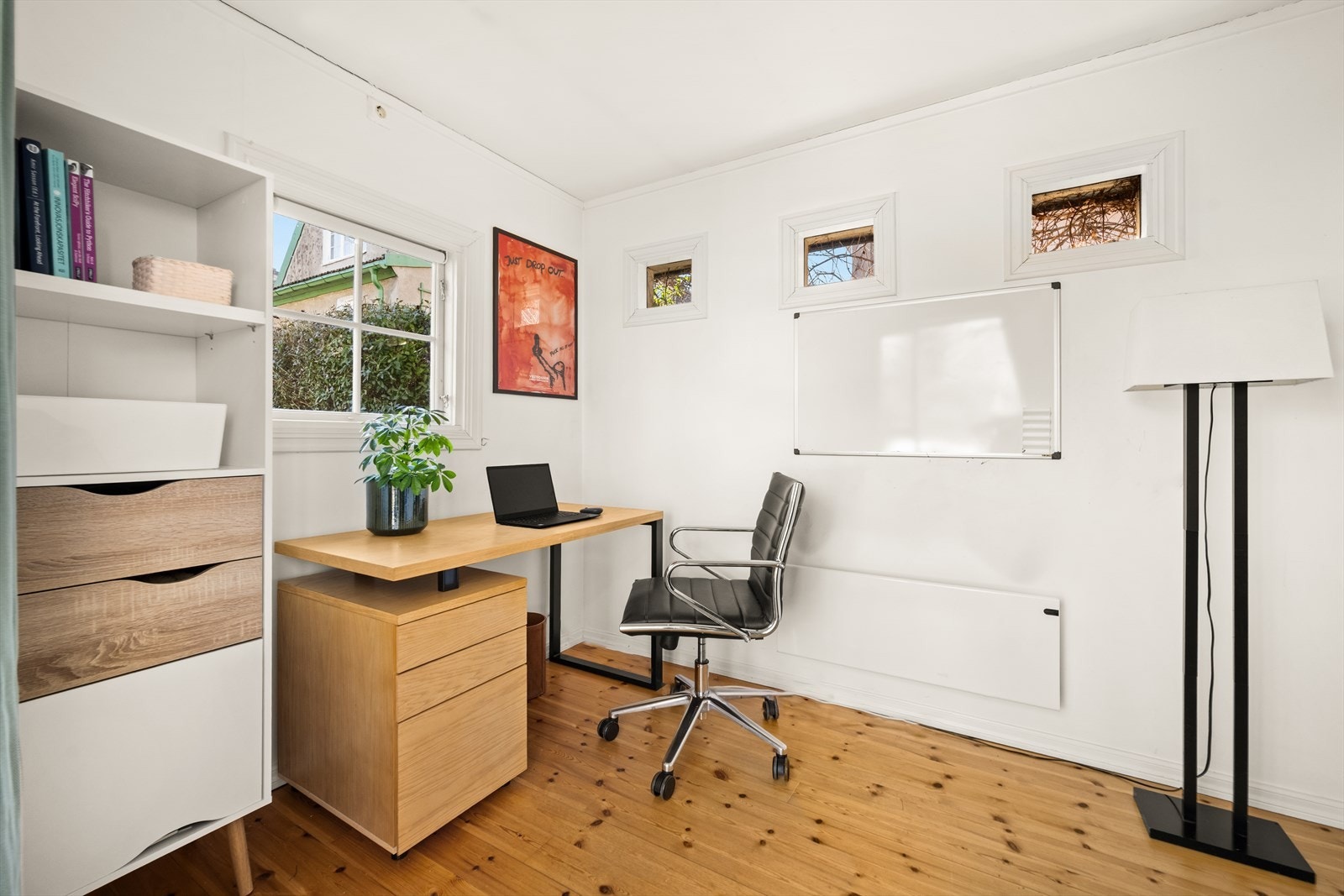 Uthuset er oppvarmet og isolert. Benyttes som kontor idag. Galleribilde