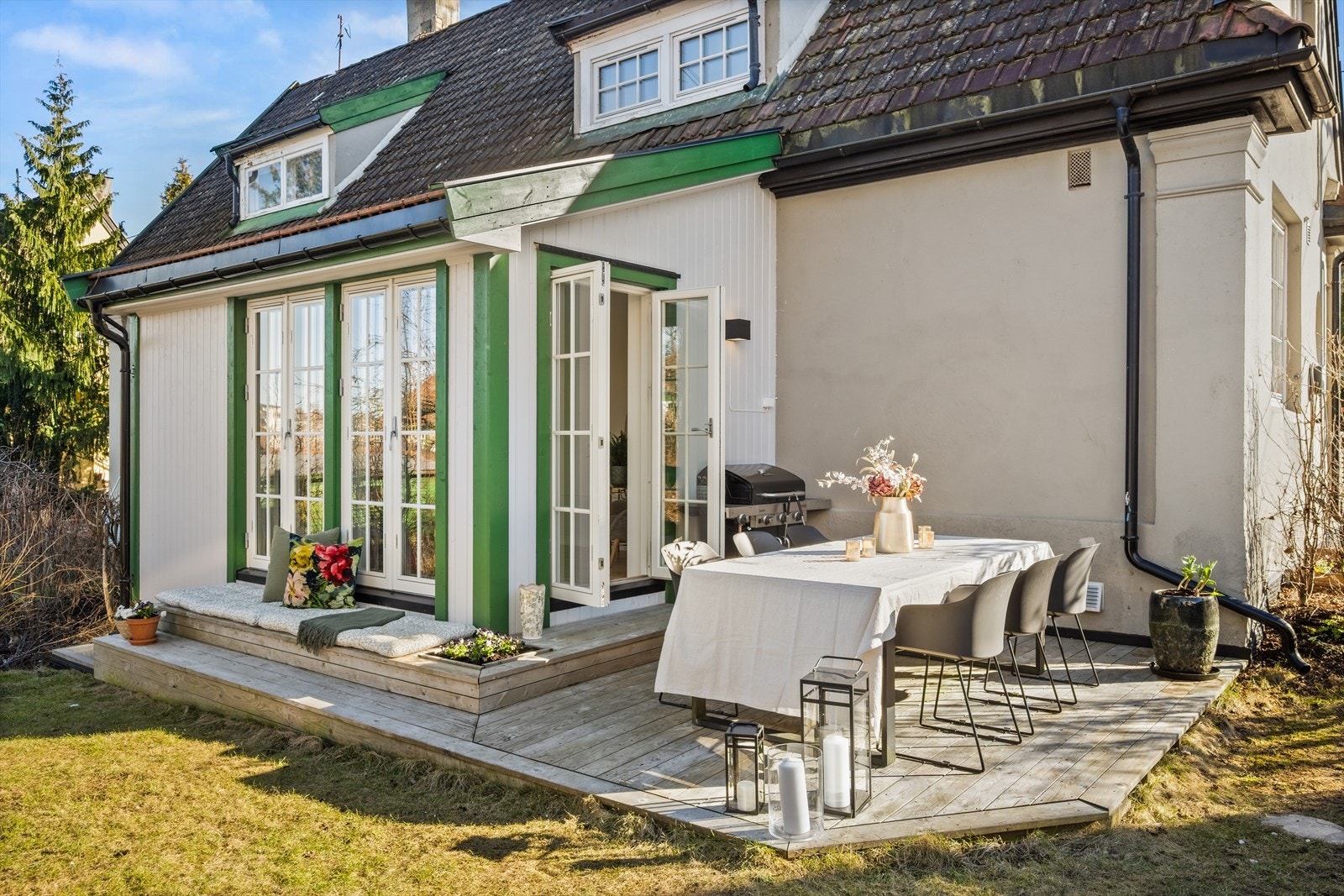 Stor markterrasse på ca. 17 m² som er nordvendt. Galleribilde