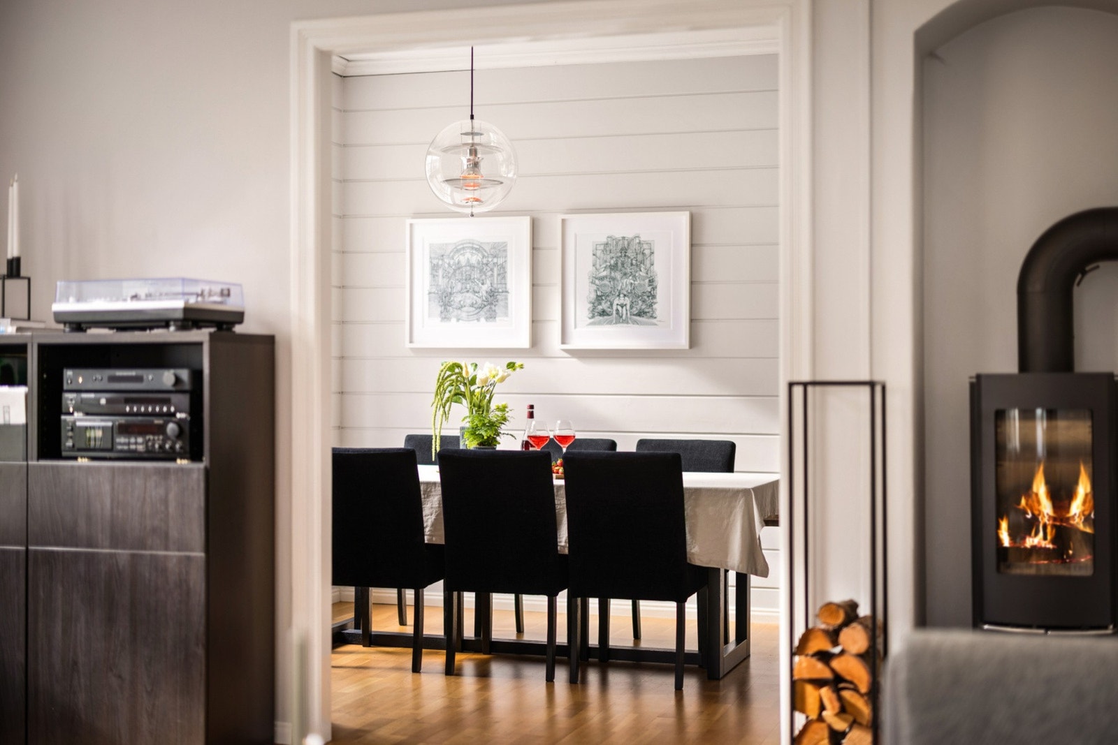 Ildstedet ble montert av AS Varme i 2008. (rentbrennende) Galleribilde