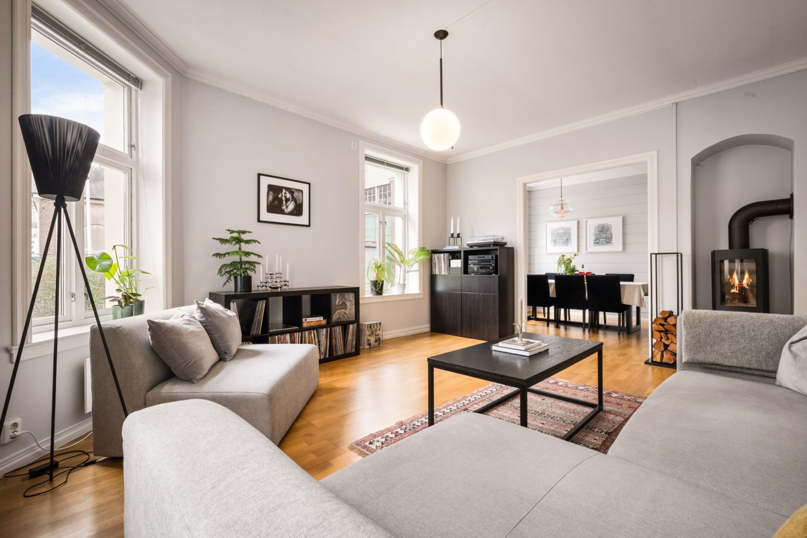 Velkommen til denne meget attraktive hjørneleiligheten i Zetlitz' gate 9 på Møhlenpris! Galleribilde