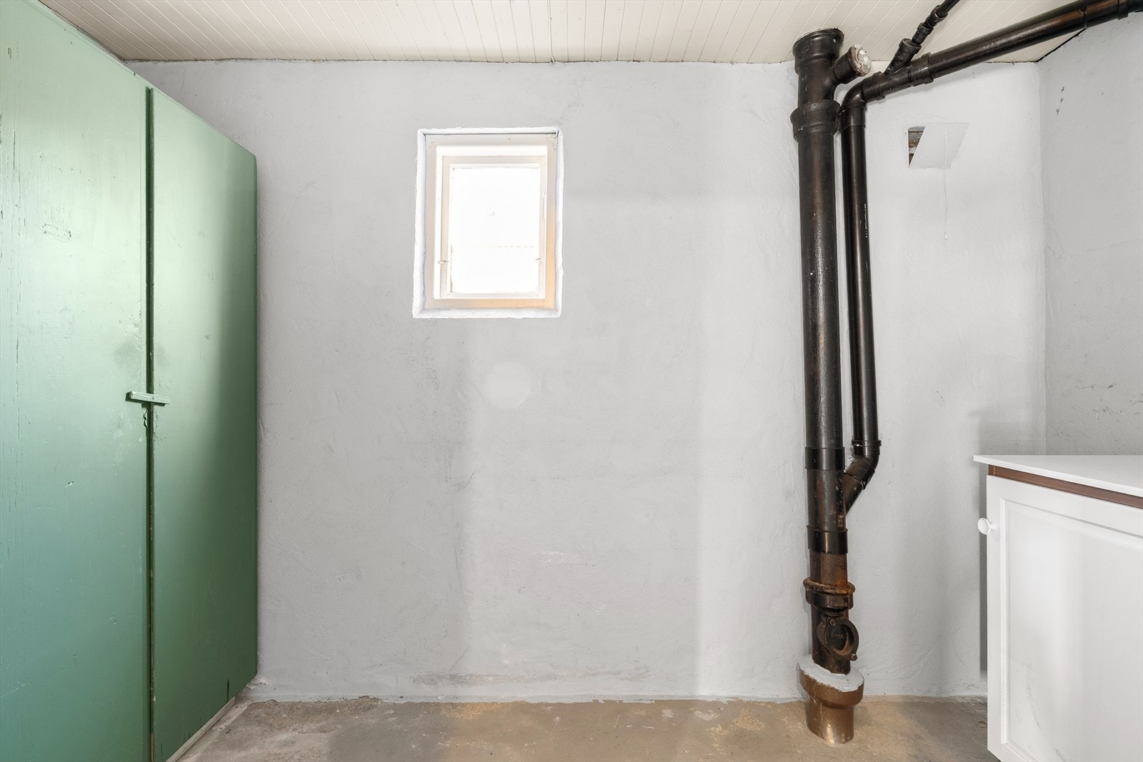 Praktisk bod med god lagringsplass. Galleribilde