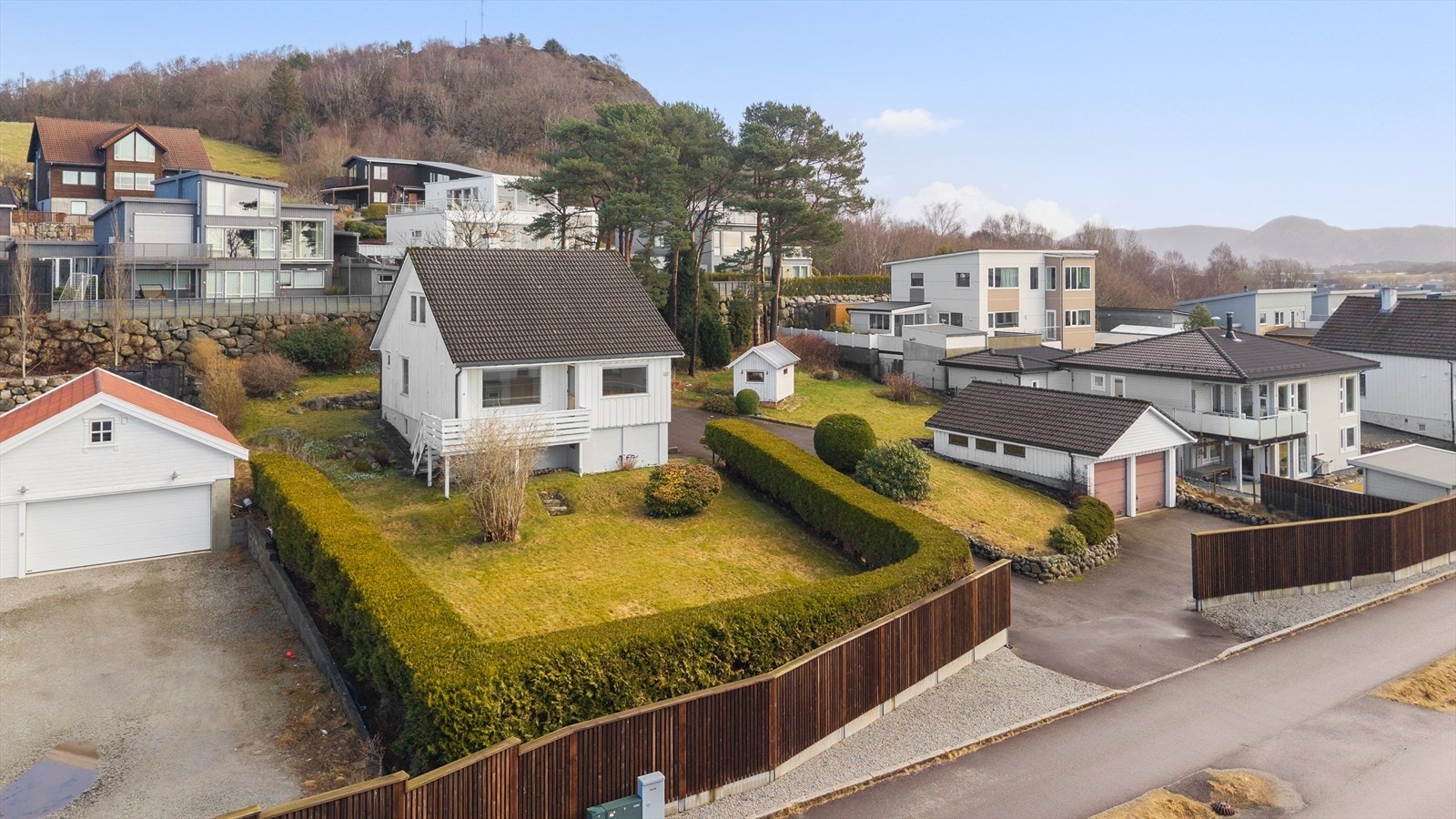 Stephan Erichsen v/Proaktiv Eiendomsmegling har gleden av å presentere Skadbergveien 122 for salg. Galleribilde