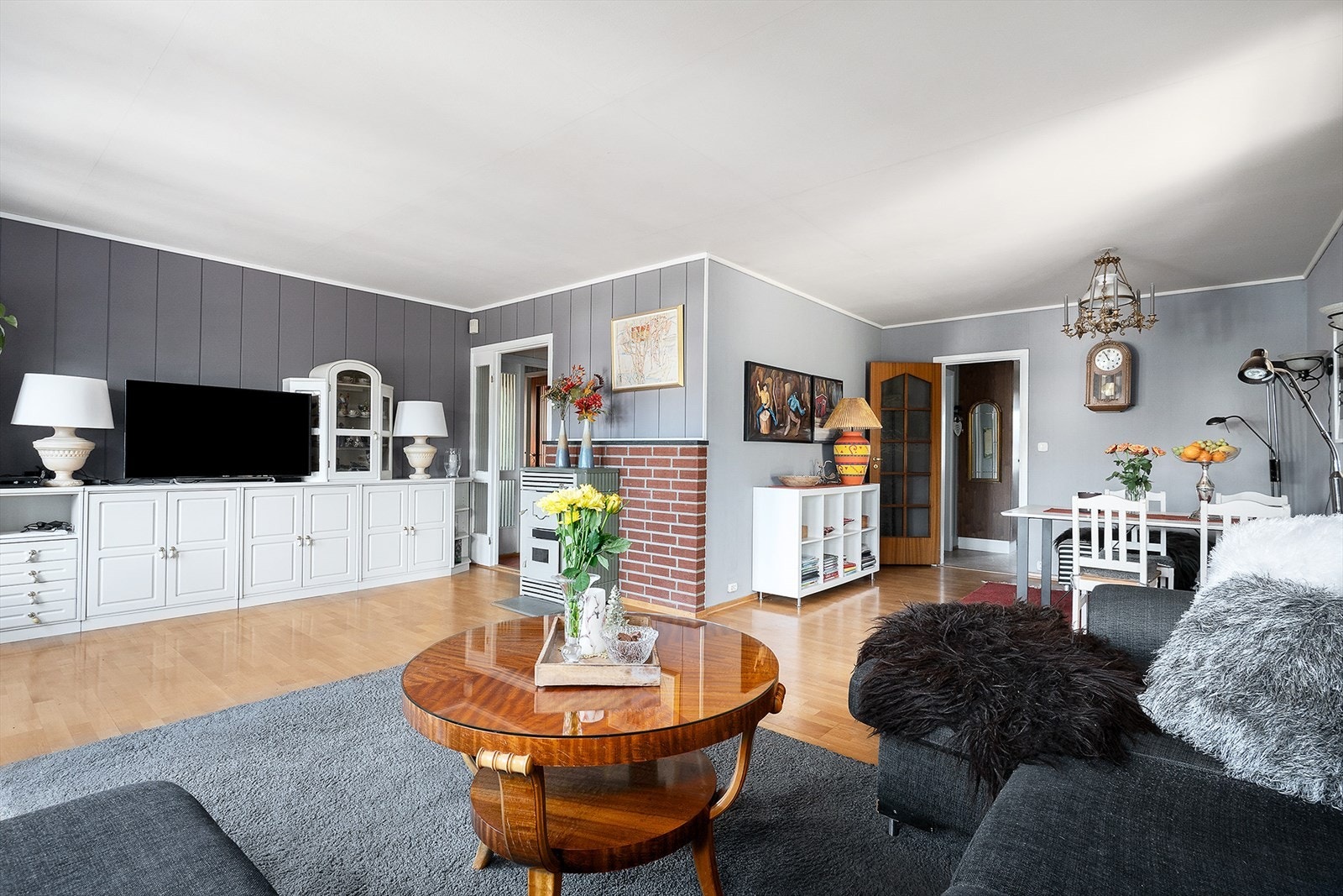 Her kan man fritt innrede med en sofagruppe, stuebord, spisestue og mediemøbler Galleribilde