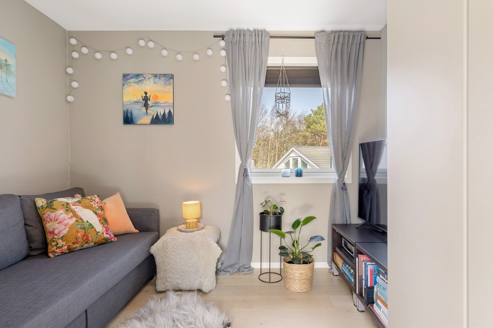 Soverom, i dag benyttet som tv-stue Galleribilde