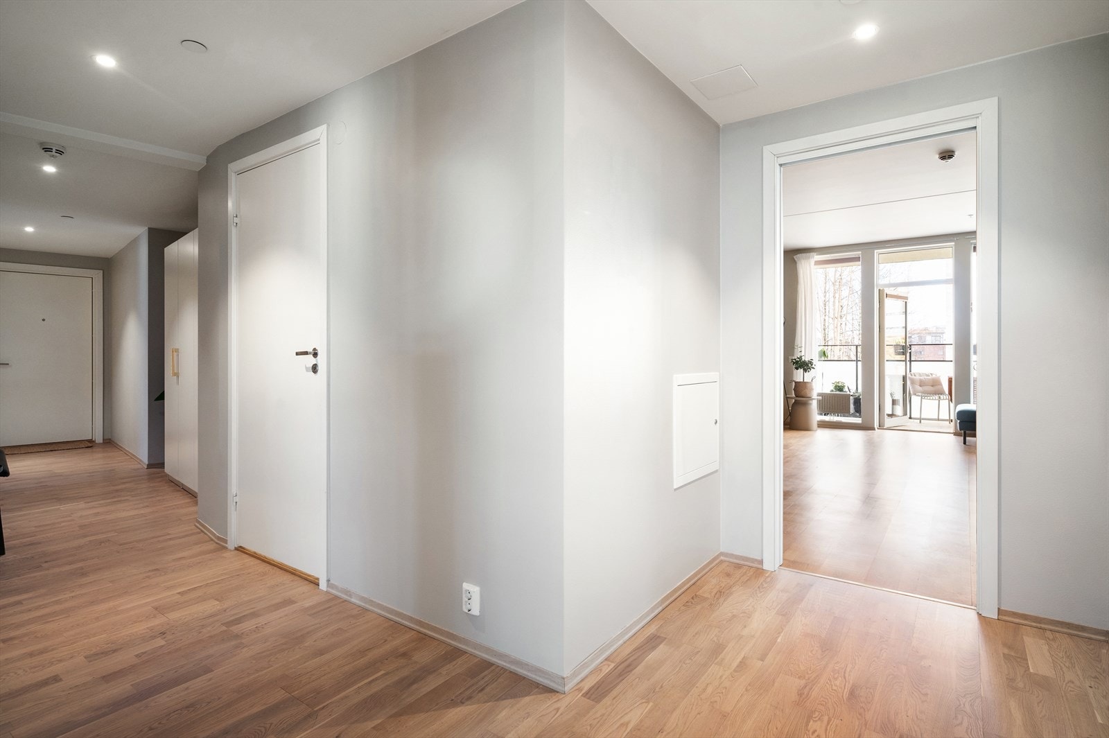 Mellomgang. Galleribilde