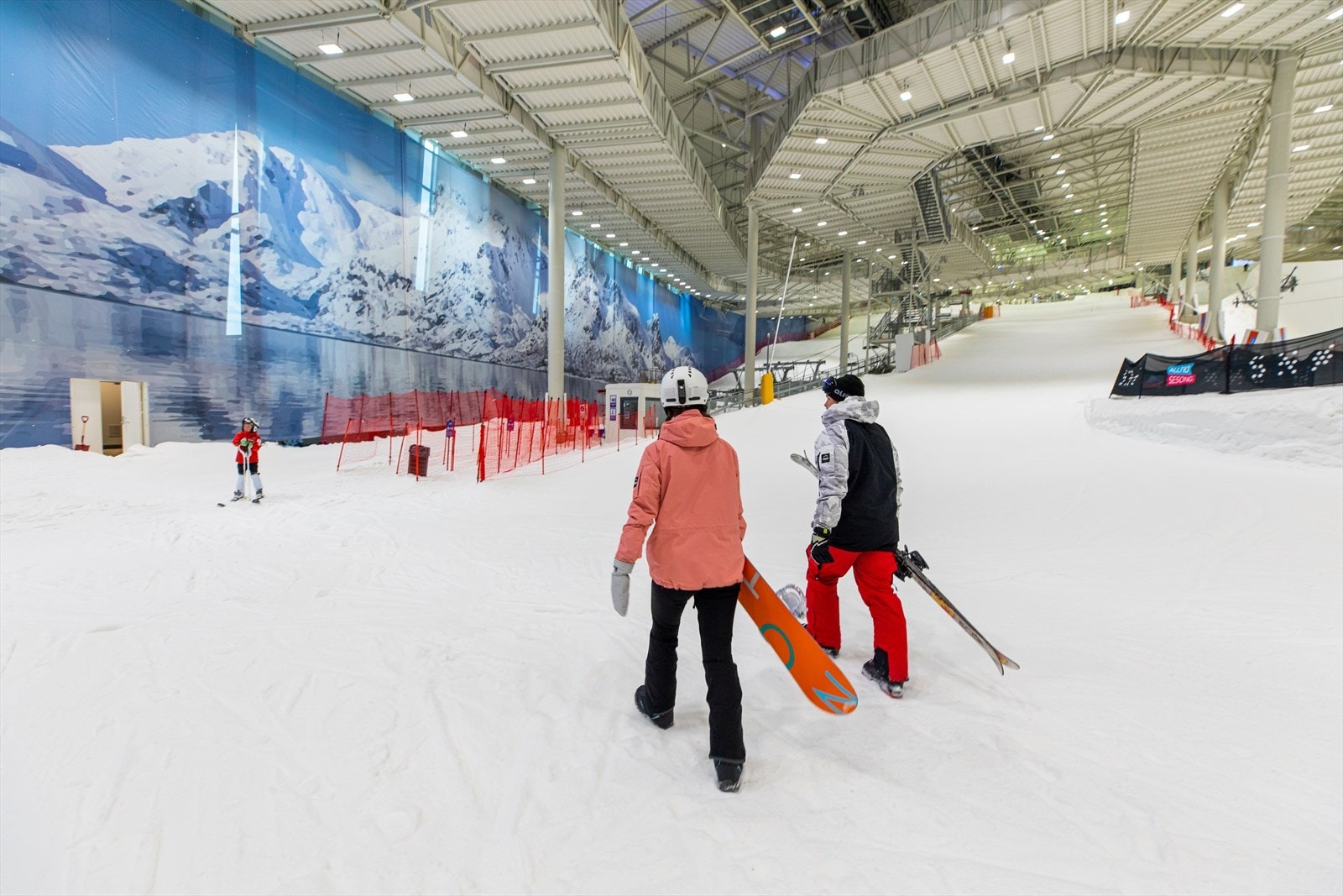 Parken har et areal på totalt 50 000 kvm, fire alpine nedfarter, stolheis, koppheis og bånd, blåpark med bigjump, samt langrennsspor på rundt 2 km og et fantastisk lekeområde. Galleribilde