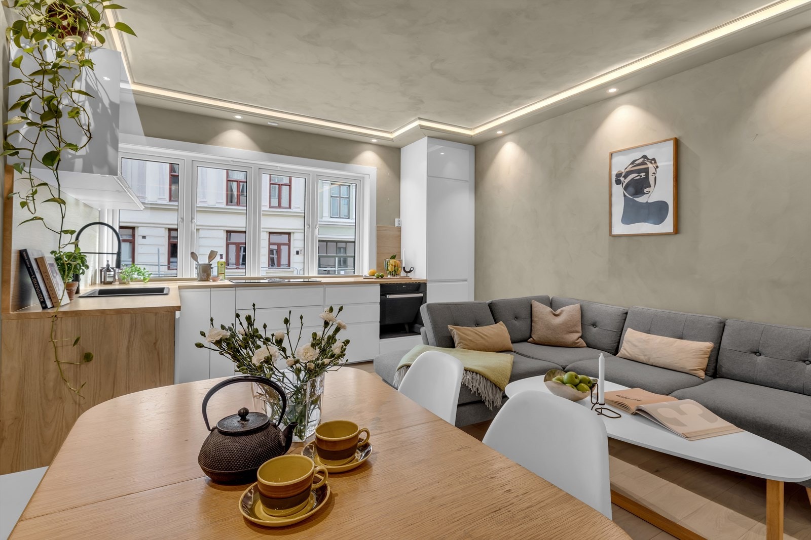 Det er god plass til å samles rundt spisebordet for en hyggelig middag. Galleribilde