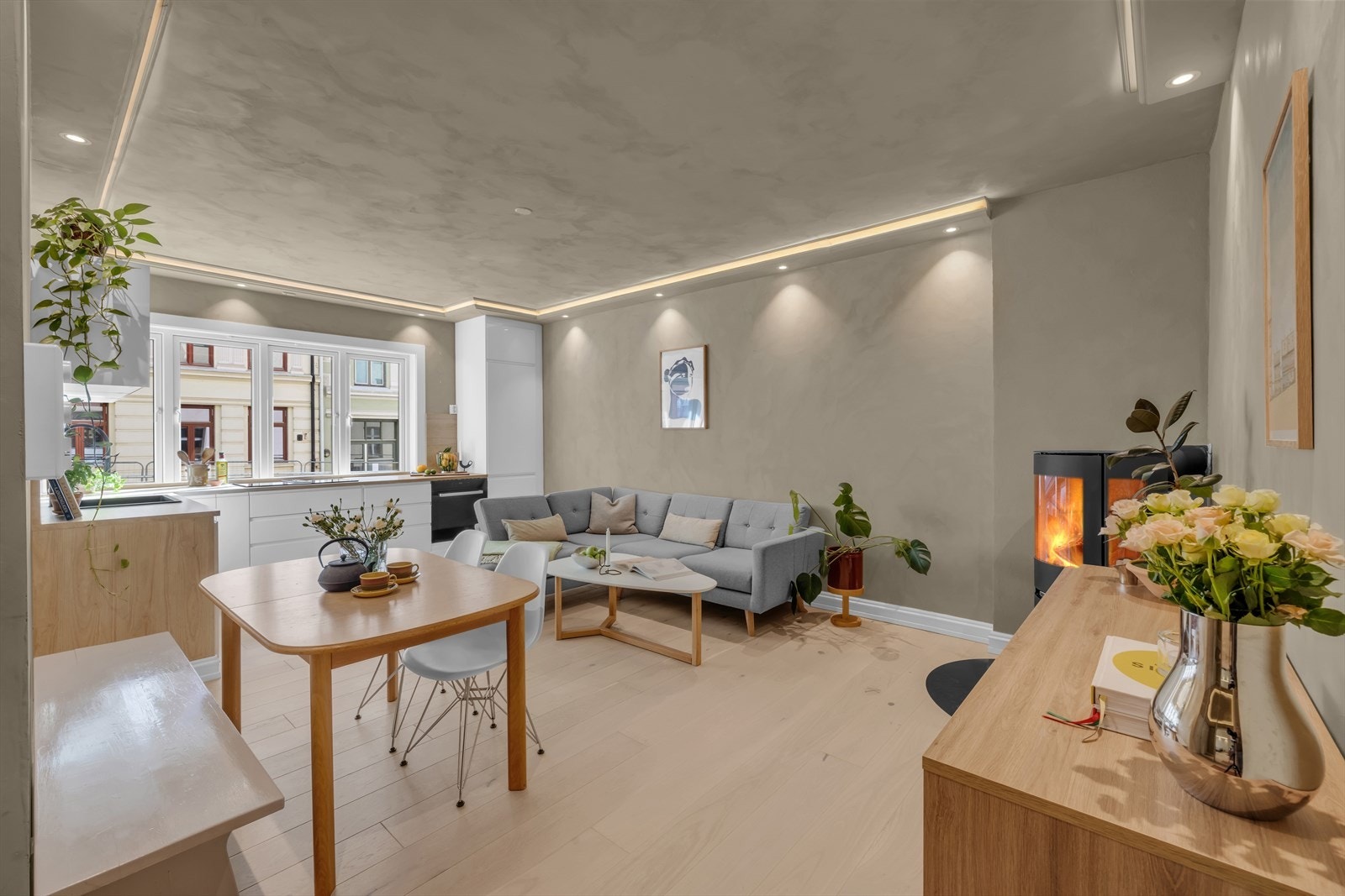 Caroline Ephraim v/ Nordvik Bjørvika har gleden av å presentere Islands gate 14A! (Foto: Isnitt) Galleribilde