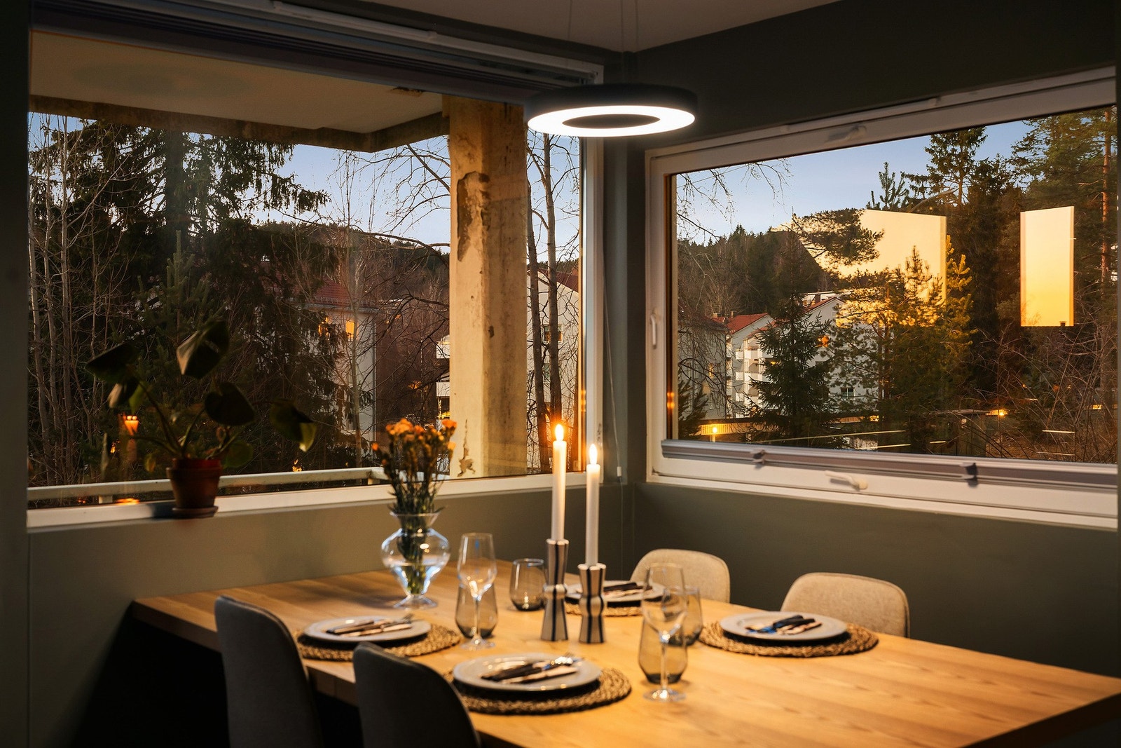 Her kan du invitere familie og venner til hyggelig middager. Galleribilde