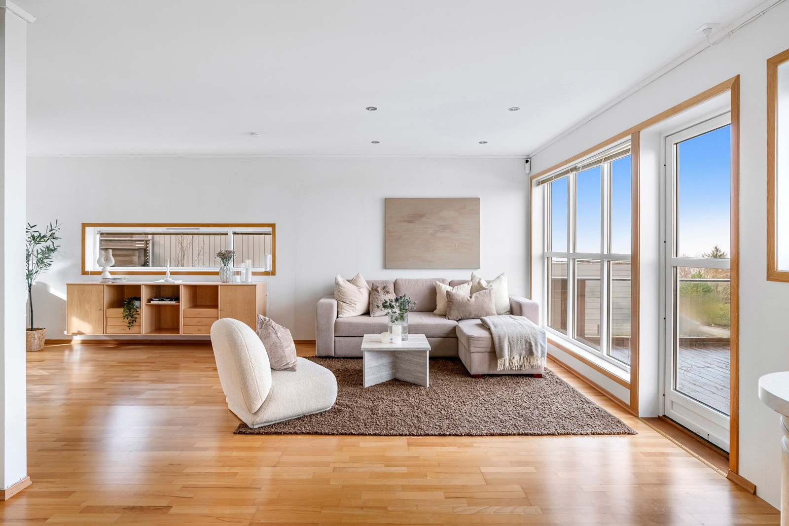 Overflatene er holdt i nøytrale farger som gir et godt utgangspunkt for ulike stiluttrykk. Galleribilde