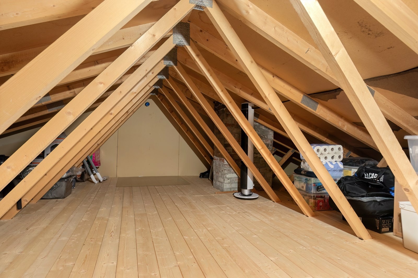 Stort lagringsloft Galleribilde