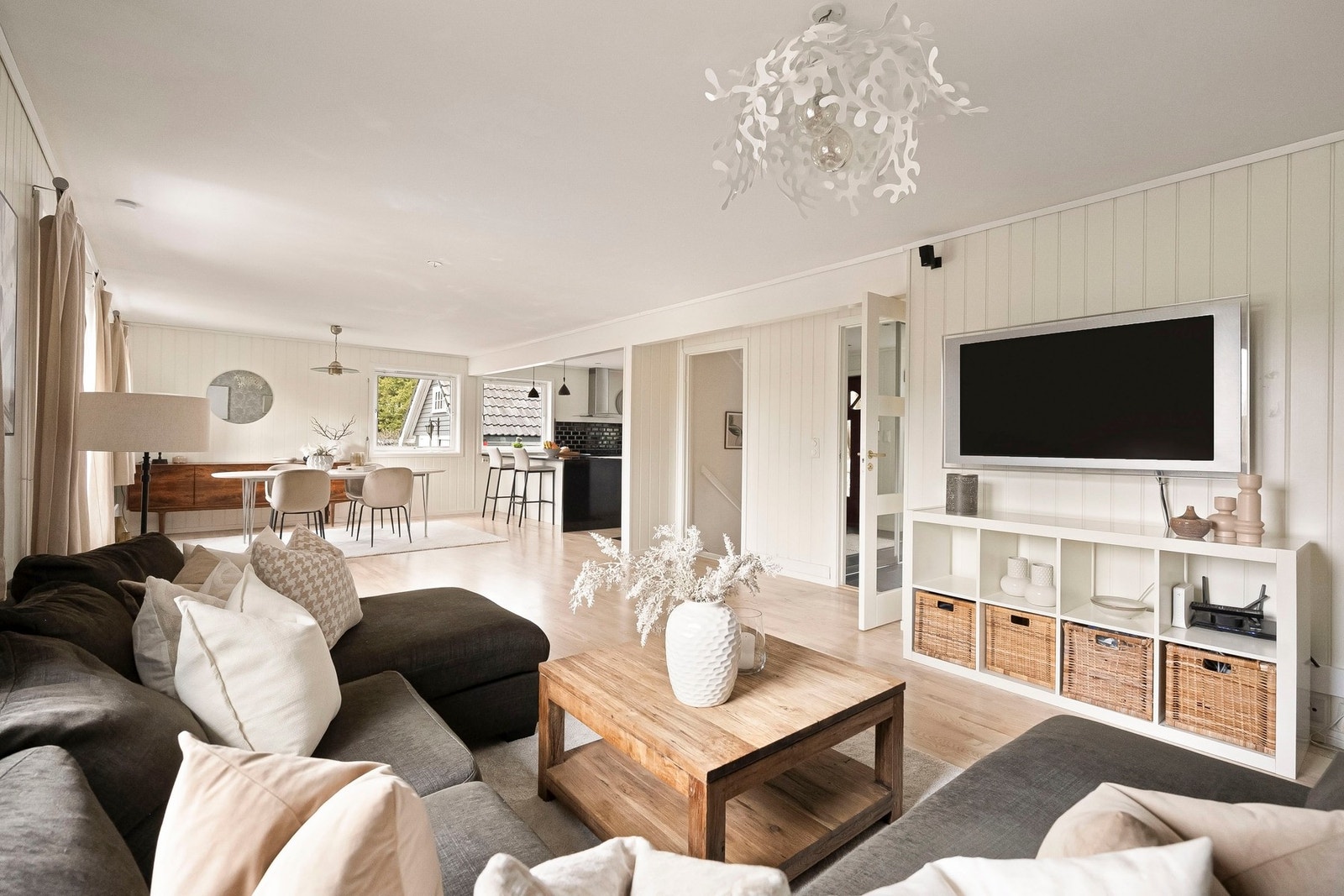 Her er det naturlig plass til sofa, TV og annen ønsket innredning Galleribilde