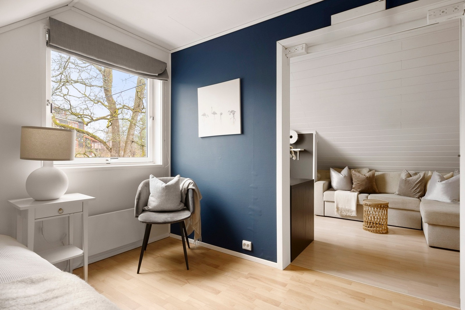 Fra soverommet har du inngang til det fjerde soverommet som i dag benyttes som en lekestue. Galleribilde