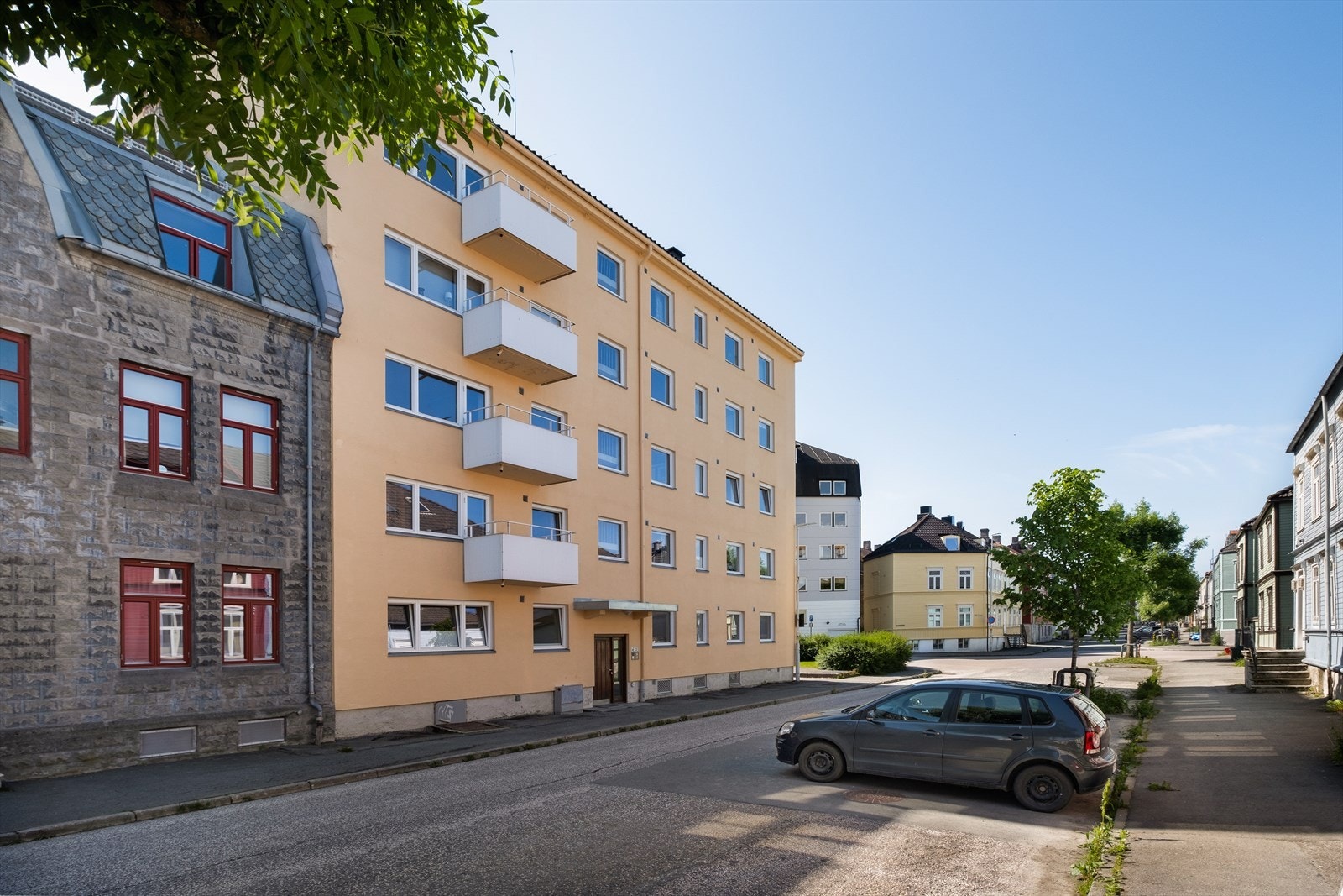 Selger opplyser om at vinduene ble skiftet ut i forbindelse med fasaderenovasjonen i 2023. Galleribilde