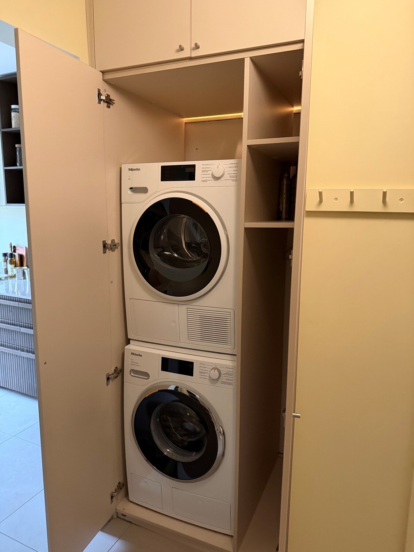 Vaskesøyle - Bildet tatt av selger. Galleribilde