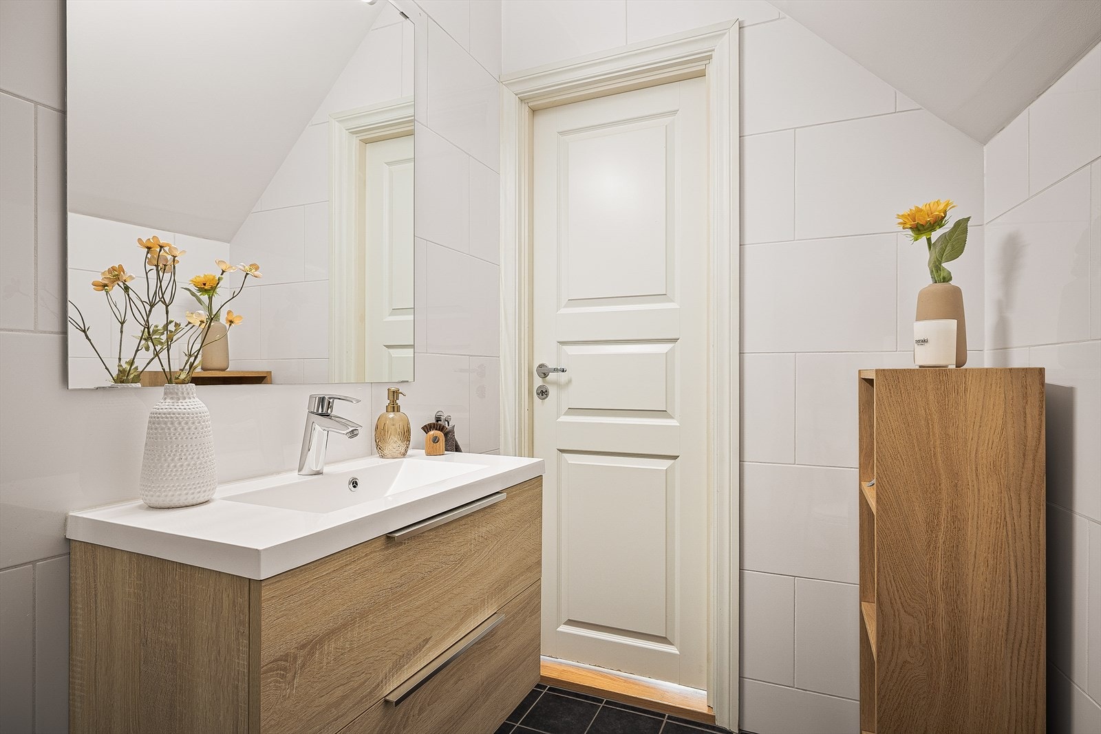 Dette er helfliset i en klassisk fargekombinasjon og har tidsriktig innredning. Galleribilde