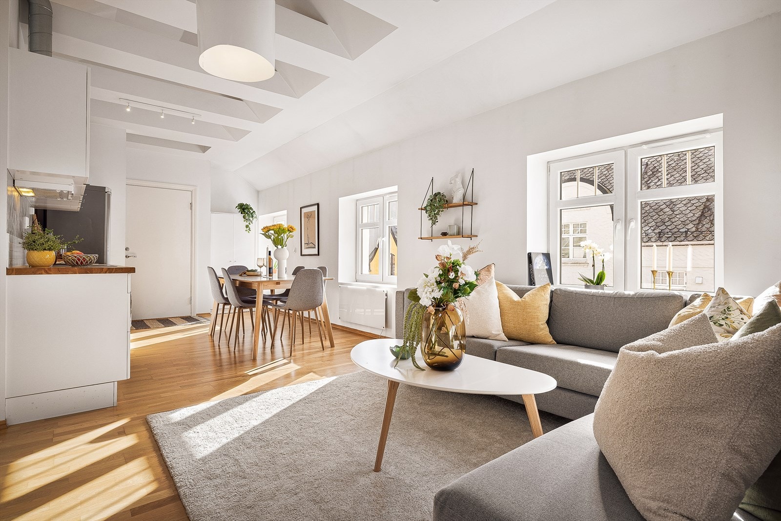 Velkommen til Repslagergaten 21 og en sjeldent lekker 2-roms toppleilighet i hjerte av Sandviken - Presentert av Yvonne Silden Stephensen for W Eiendomsmegling Galleribilde